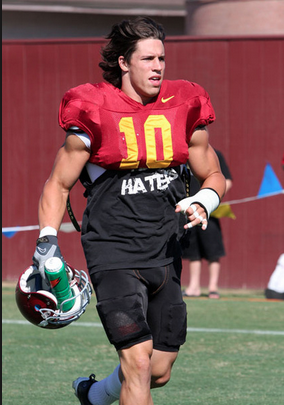 Cushing is one of the most jacked football players. As you can see, his muscles are popping out of his jersey!